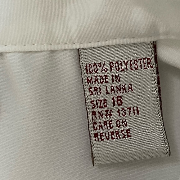Karen Scott size 16 white button-down blouse - Picture 3 of 3